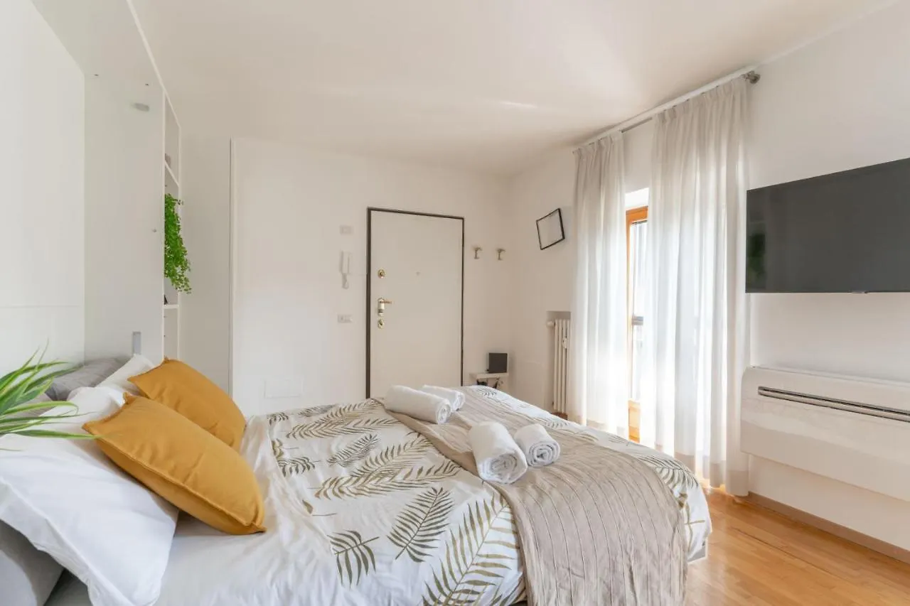 The Best Rent - Comfortable Studio Apartment Near S Ambrogio Milan 0*,