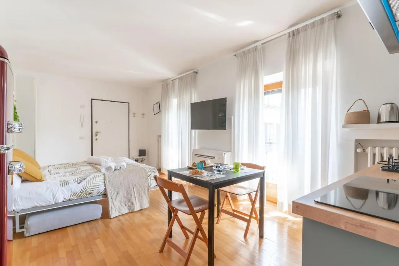 The Best Rent - Comfortable Studio Apartment Near S Ambrogio Mediolan 0*,